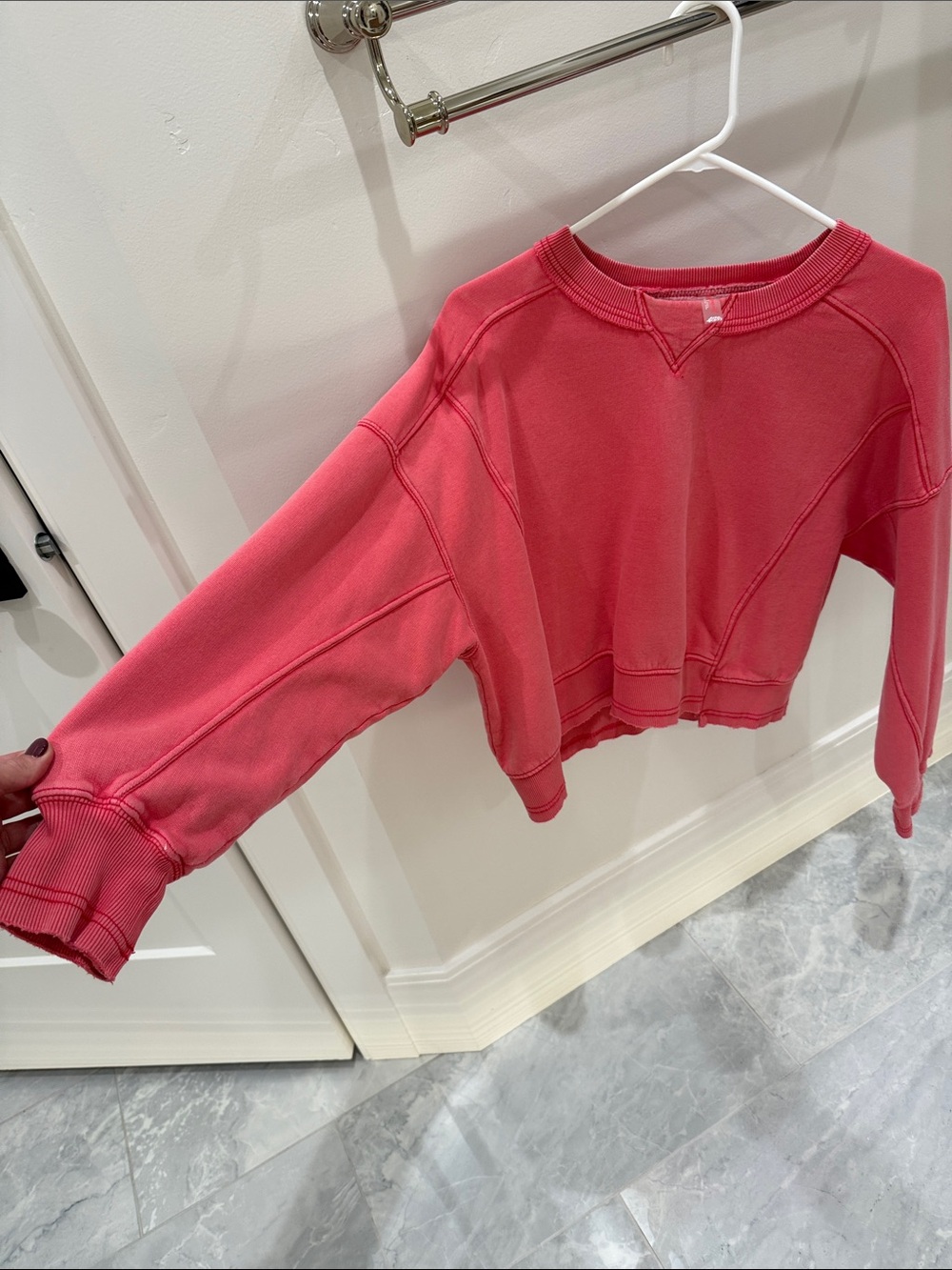 Free people intercept pull over Women's Cropped Crew Sweatshirt in Coral Pink - Picture 3 of 4